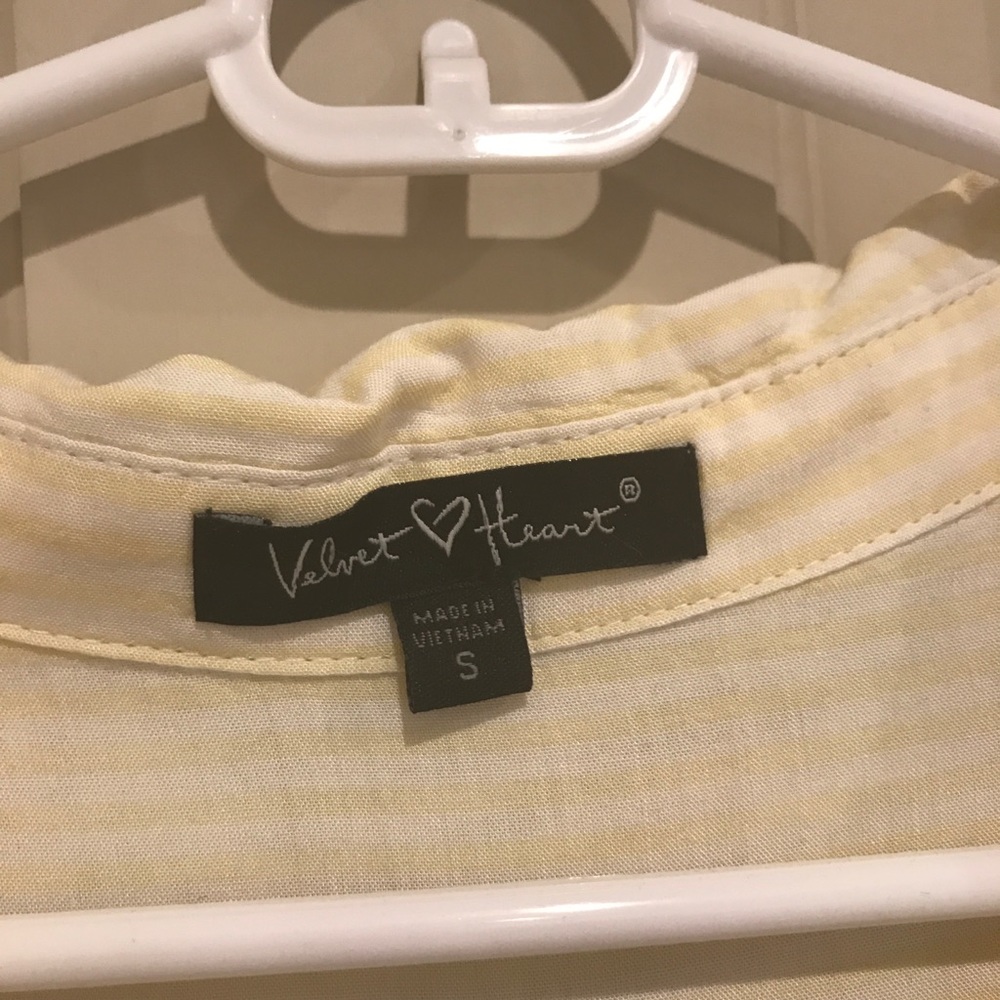 Button down blouse - Picture 3 of 3